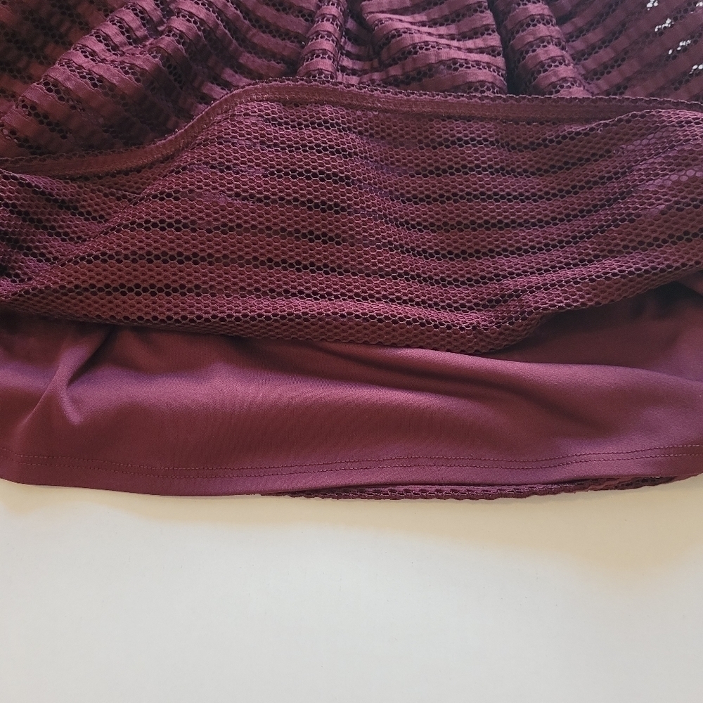 Xhilaration Burgundy Pleated Lined Mini Skirt Juniors Sz M - Picture 8 of 9